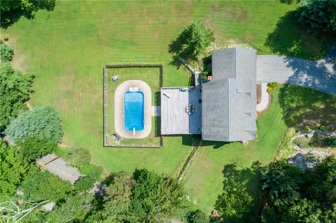 179 Little Pond County Road Cumberland, RI 02864 - Photo 4 of 40
