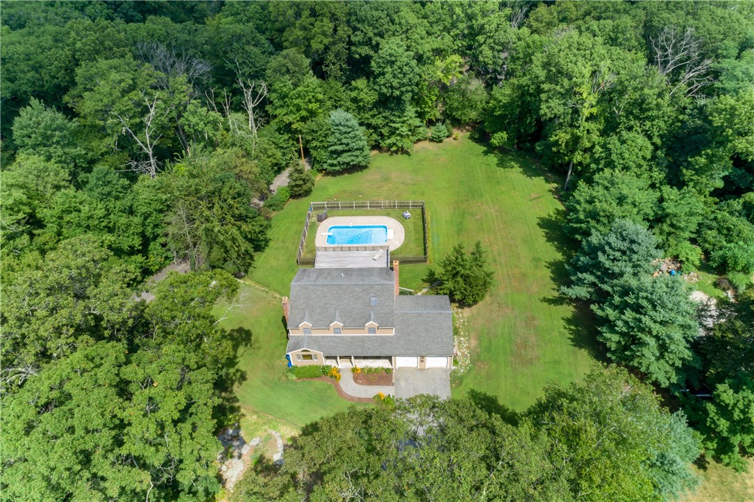 179 Little Pond County Road Cumberland, RI 02864 - Photo 5 of 40