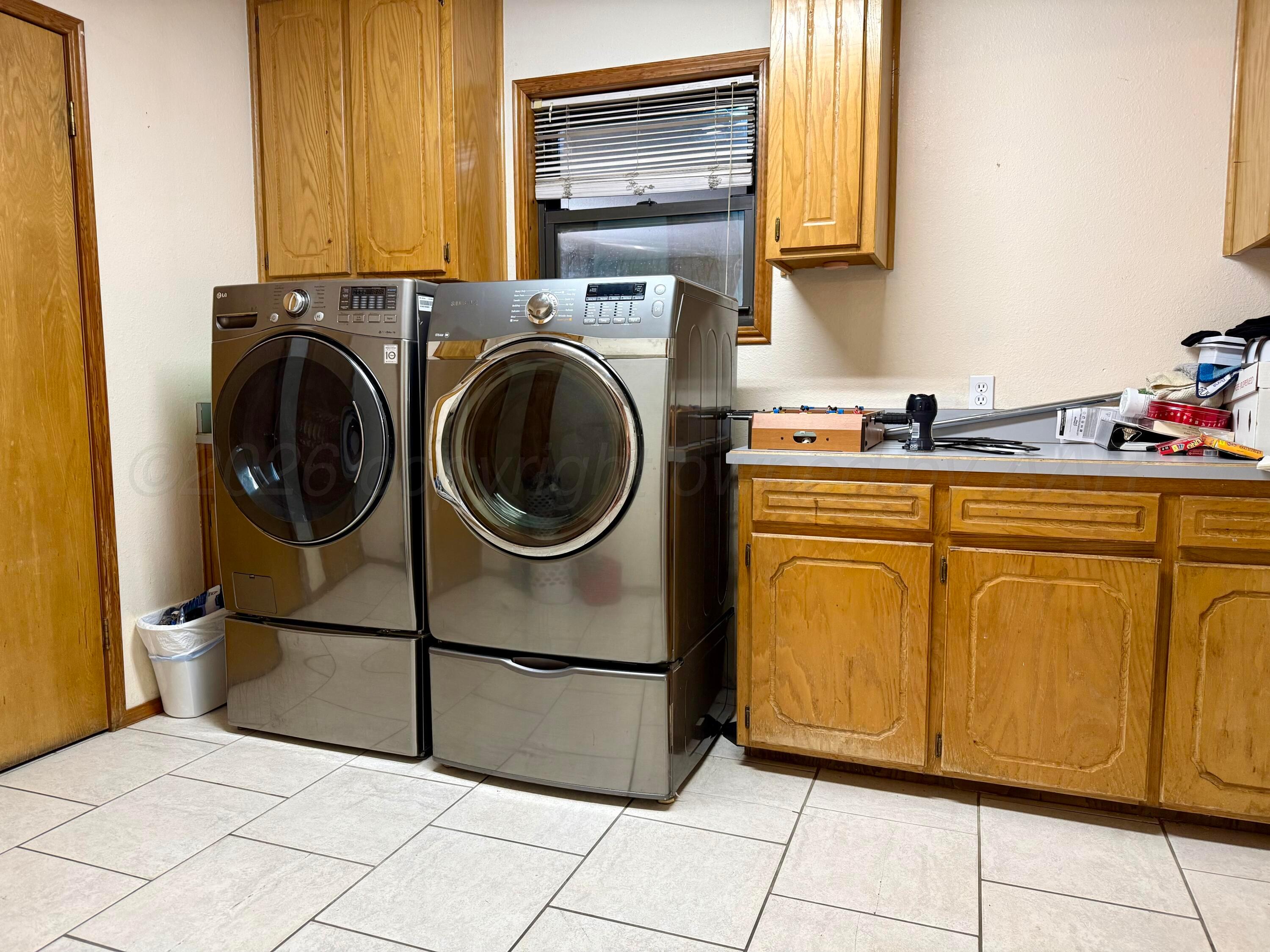 900 Nelson Street Borger, TX 79007 - Photo 9 of 19 Utility room