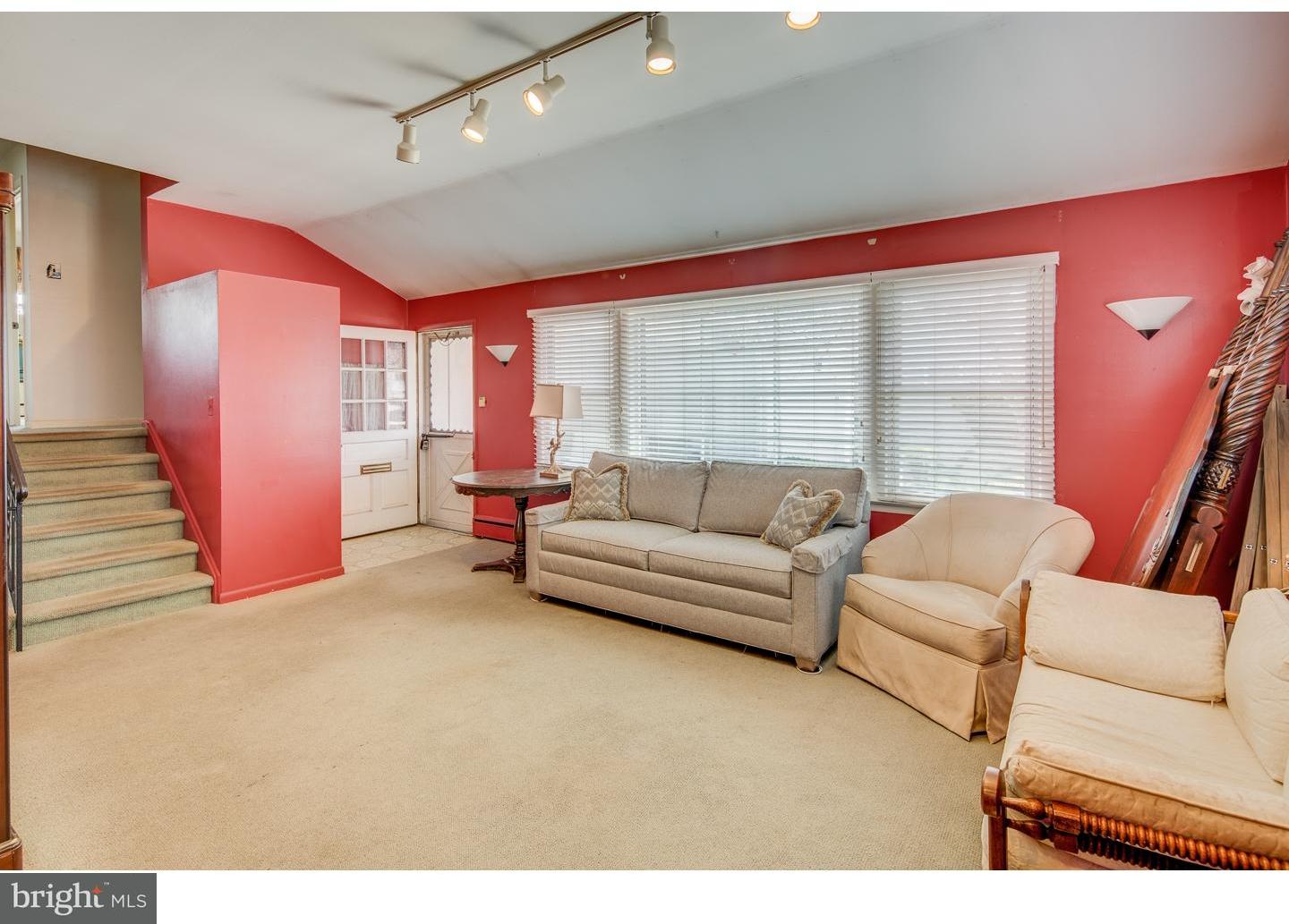 29 Winding Way Road Stratford, NJ 08084 - Photo 3 of 16