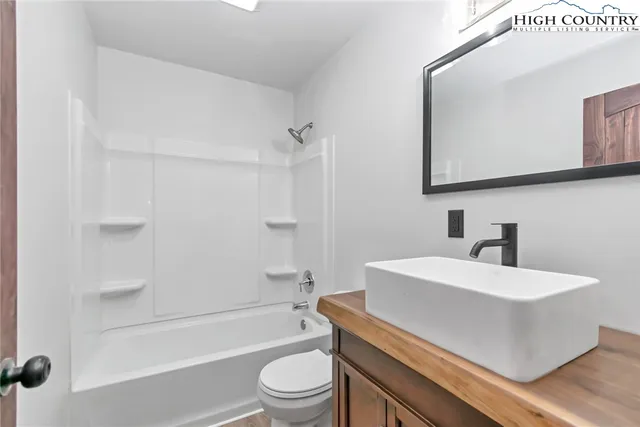 $579,900 | 486 Hunter-Lysik Way, Laurel Springs, NC 28644