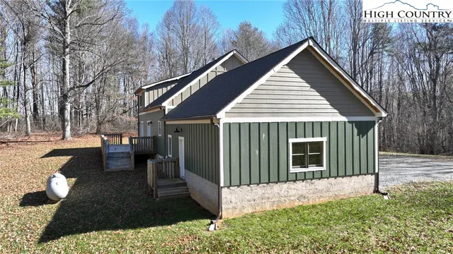 $579,900 | 486 Hunter-Lysik Way, Laurel Springs, NC 28644