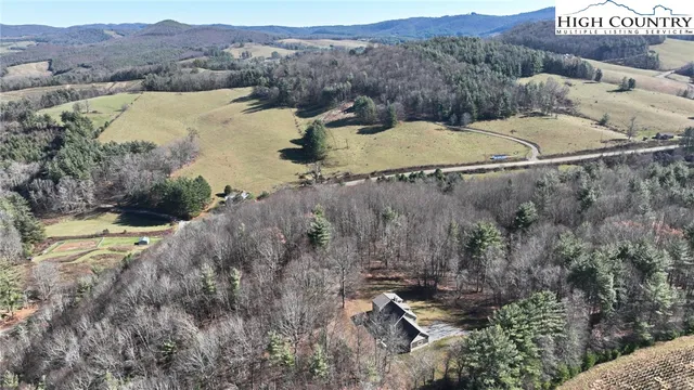 $579,900 | 486 Hunter-Lysik Way, Laurel Springs, NC 28644