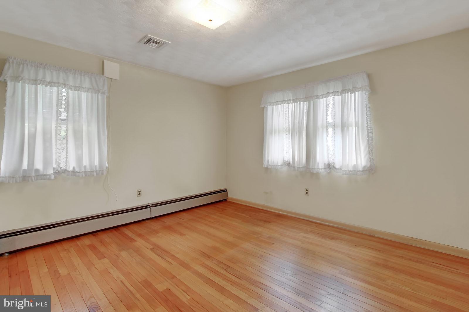 787 Greenbriar Road York, PA 17404 - Photo 15 of 26 Gallery Image 15
