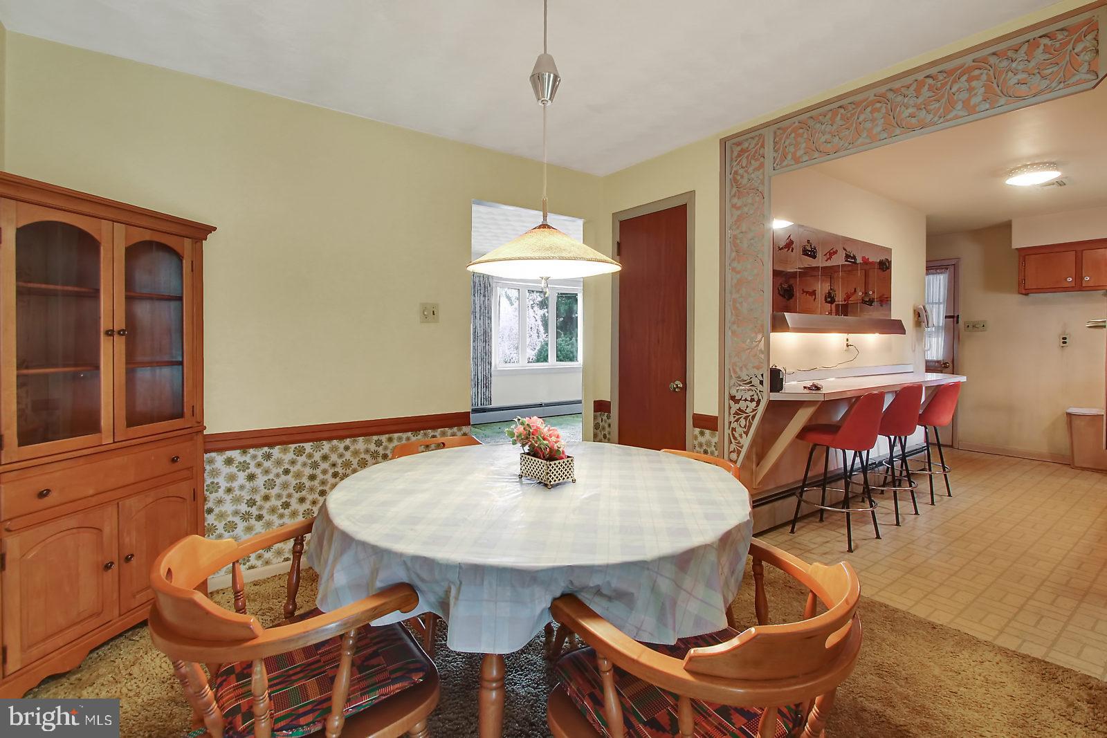 787 Greenbriar Road York, PA 17404 - Photo 6 of 26 DiningArea