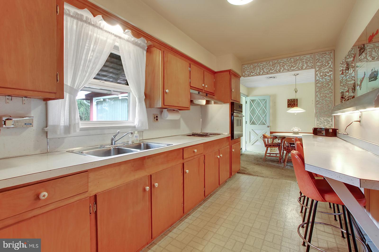 787 Greenbriar Road York, PA 17404 - Photo 9 of 26 Gallery Image 9