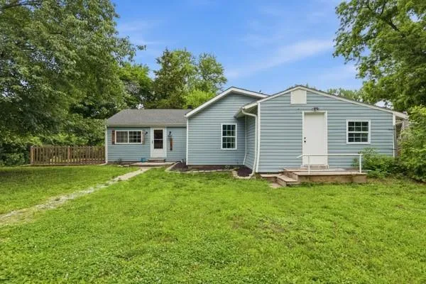 $319,900 | 1215 Berry Road, Independence, MO 64057