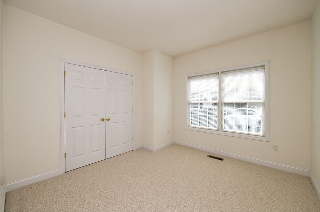 15 Lamplighter Village Road Windham, NH 03087 - Photo 19 of 35