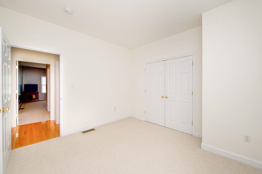 15 Lamplighter Village Road Windham, NH 03087 - Photo 20 of 35