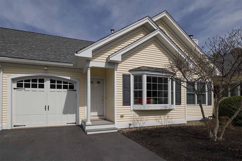 15 Lamplighter Village Road Windham, NH 03087 - Photo 2 of 35