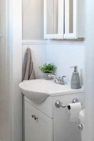 a close view of sink and tap