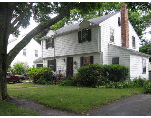 29 Sevinor Road Marblehead, MA 01945 - Photo 1 of 15 a front view of a house with a garden
