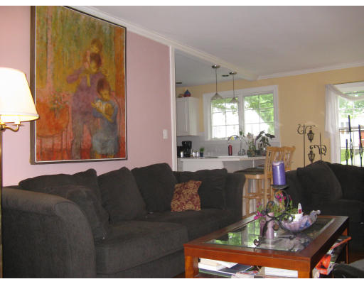 29 Sevinor Road Marblehead, MA 01945 - Photo 3 of 15 a living room with furniture flowerpot and window