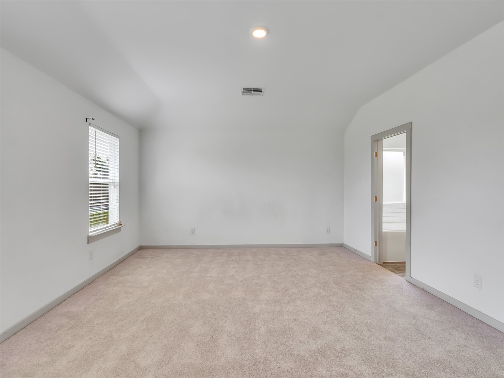 8003 Alcott Forest Lane Rosharon, TX 77583 - Photo 25 of 41 an empty room with windows