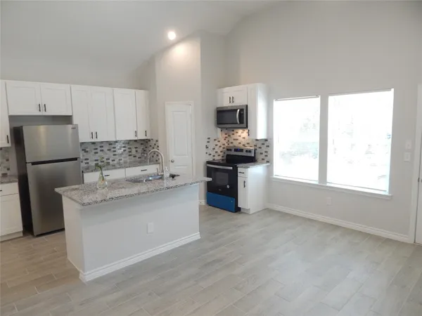 $1,400 | 230 Northlawn Street, Montgomery, TX 77316