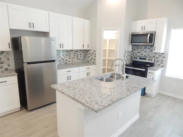$1,400 | 230 Northlawn Street, Montgomery, TX 77316