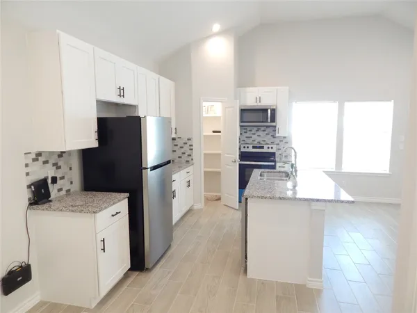 $1,400 | 230 Northlawn Street, Montgomery, TX 77316