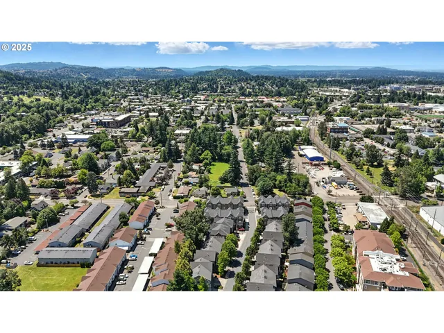 a picture of city view