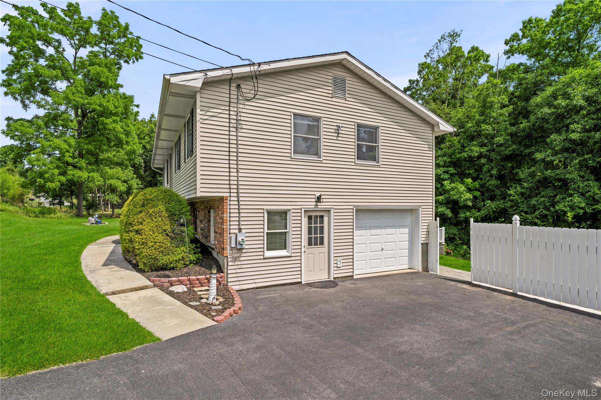 22 Old Ridge Road Warwick, NY 10990 - Photo 4 of 44
