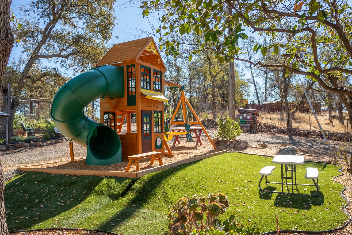 135 Sunny Hills Bangor, CA 95901 - Photo 25 of 35 an ocean view with a swimming pool