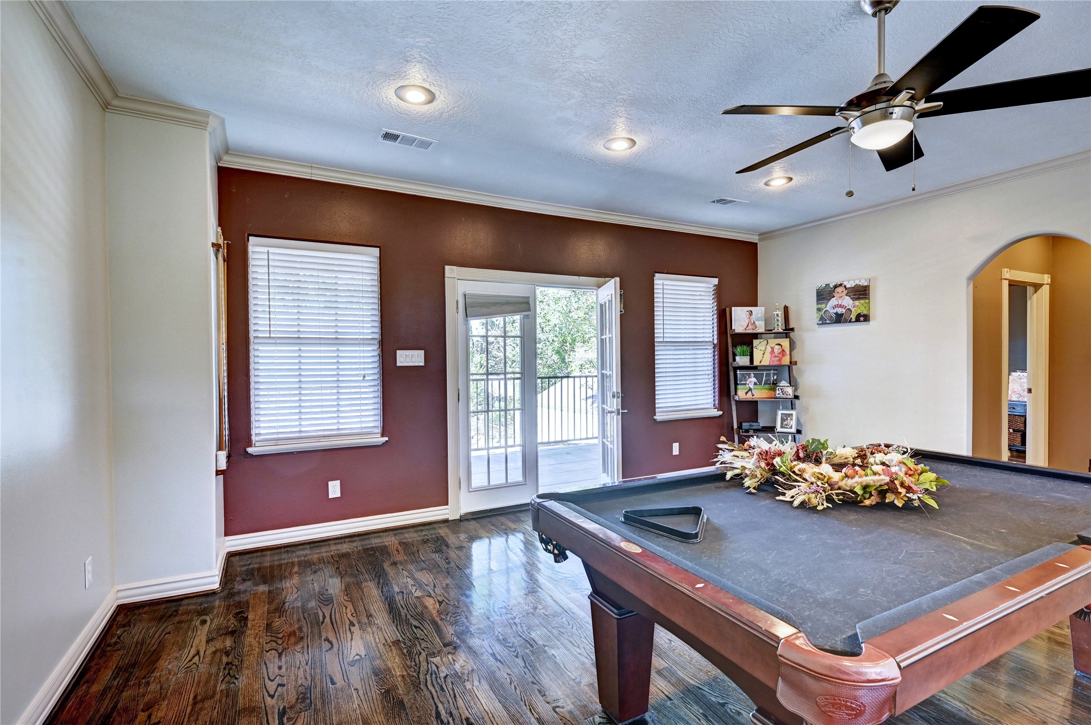 2012 Forest Hill Boulevard Houston, TX 77023 - Photo 28 of 50 a room with furniture and window