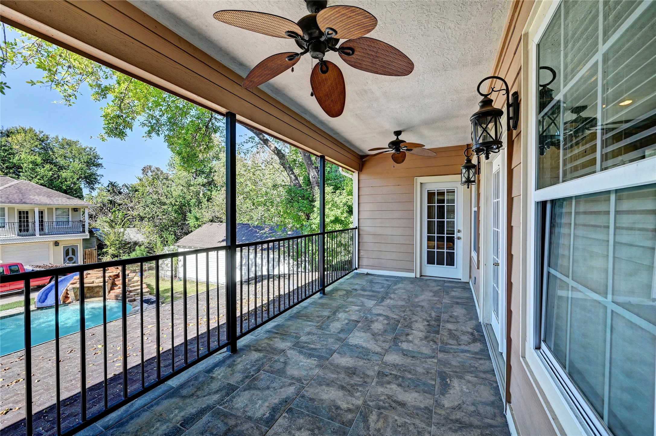 2012 Forest Hill Boulevard Houston, TX 77023 - Photo 30 of 50 a view of a balcony