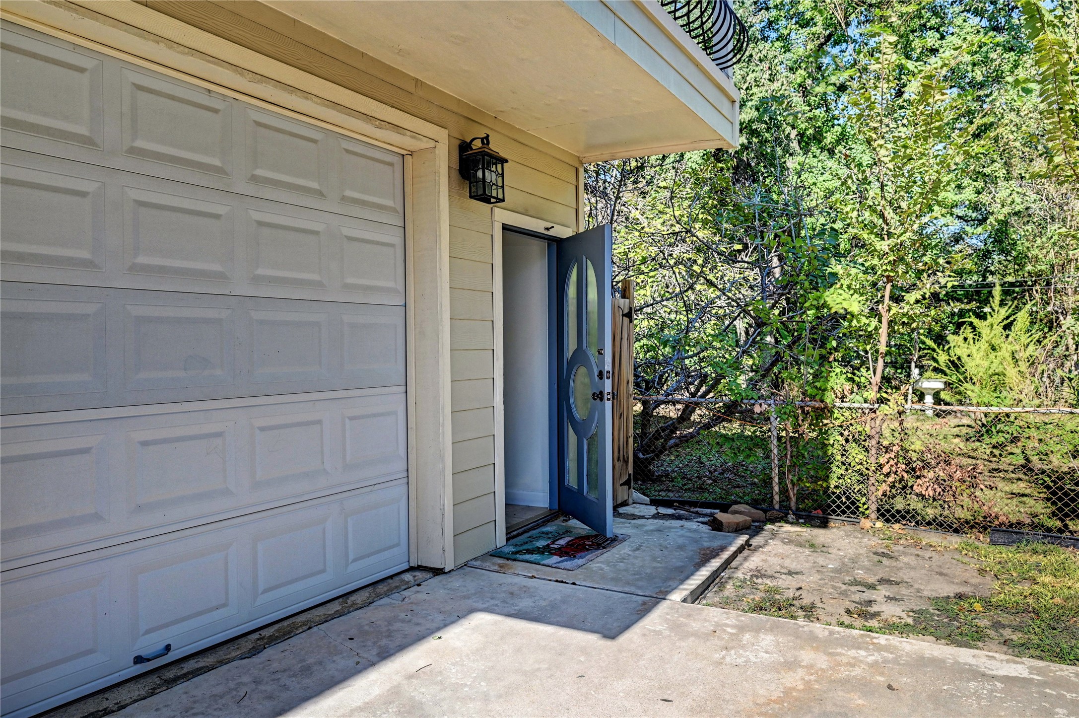 2012 Forest Hill Boulevard Houston, TX 77023 - Photo 41 of 50 a view of house entrance