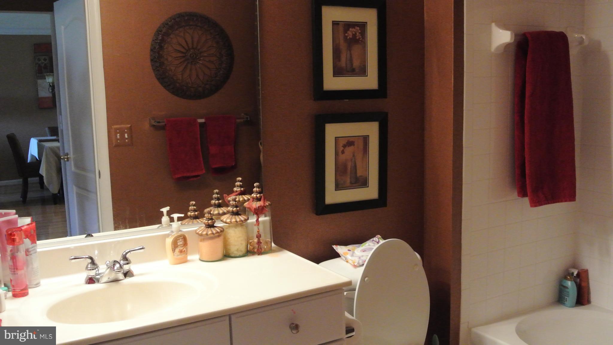 7305 Maplecrest Road, Unit 204 Elkridge, MD 21075 - Photo 27 of 30 Bath