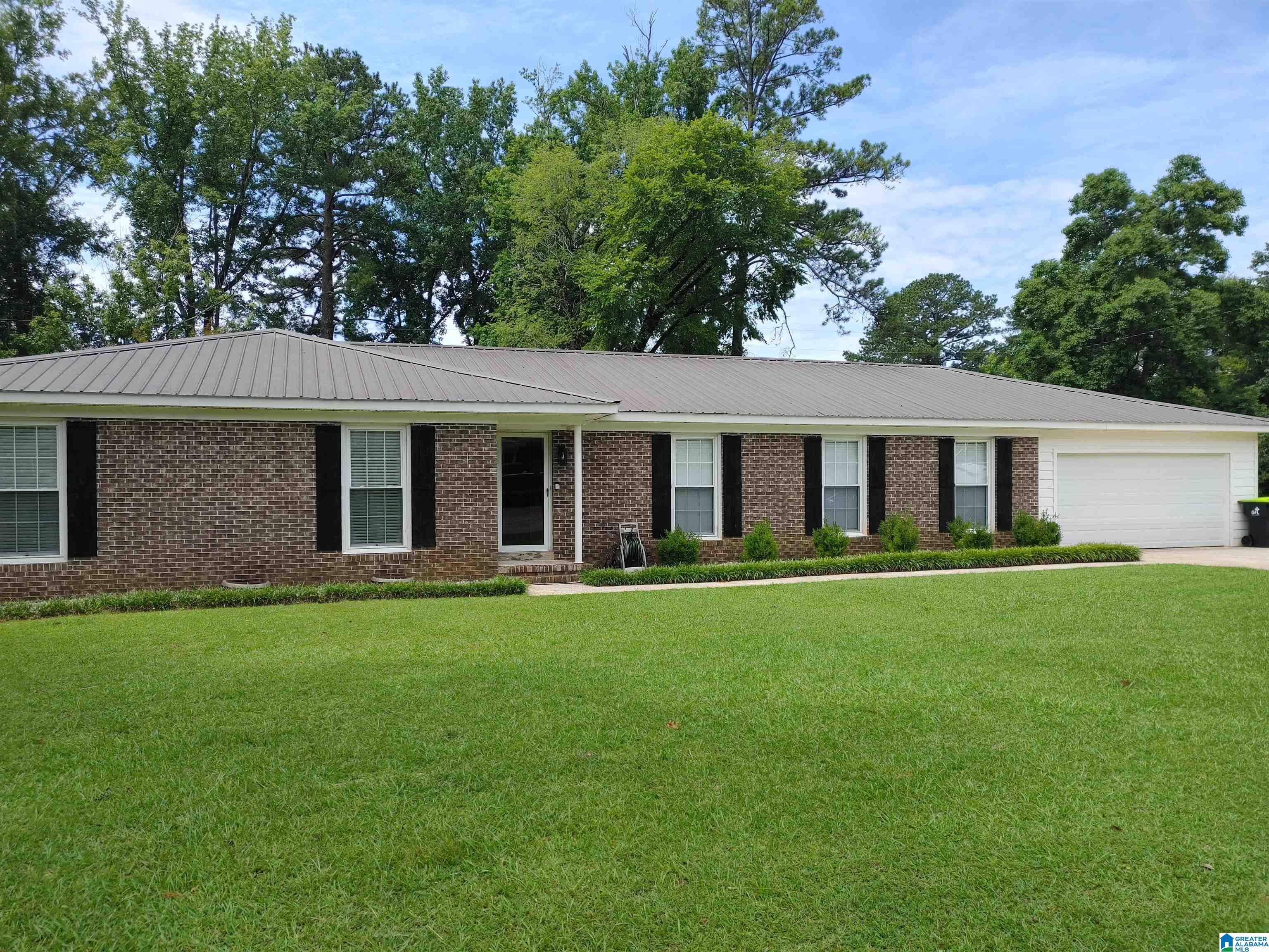 525 Country Club Road Sylacauga, AL 35150 - Photo 1 of 20