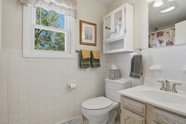 $250,000 | 54 Yorktown Court, Unit 54, Chicopee, MA 01020