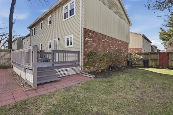 $250,000 | 54 Yorktown Court, Unit 54, Chicopee, MA 01020
