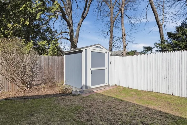 $250,000 | 54 Yorktown Court, Unit 54, Chicopee, MA 01020