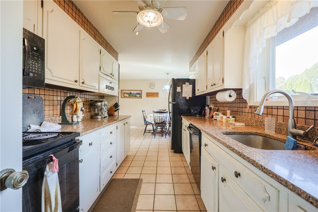 19 West Spruce Street Charlestown, RI 02813 - Photo 14 of 40