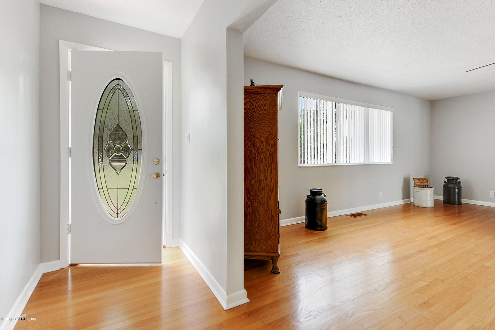 6205 Gloucester Road Jacksonville, FL 32216 - Photo 5 of 35 FOYER