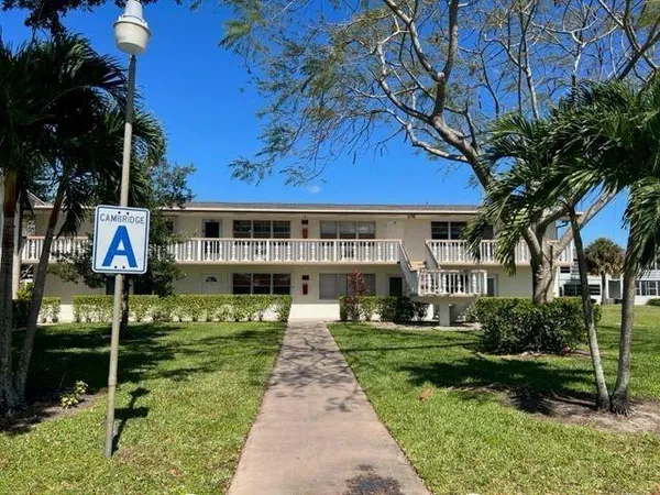 $1,500 | 11 Cambridge East, Unit 11, West Palm Beach, FL 33417