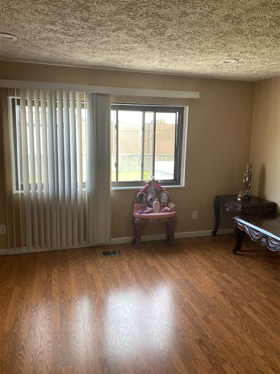 32005 Ruehle Avenue Warren, MI 48093 - Photo 26 of 34 50015853-25.JPG