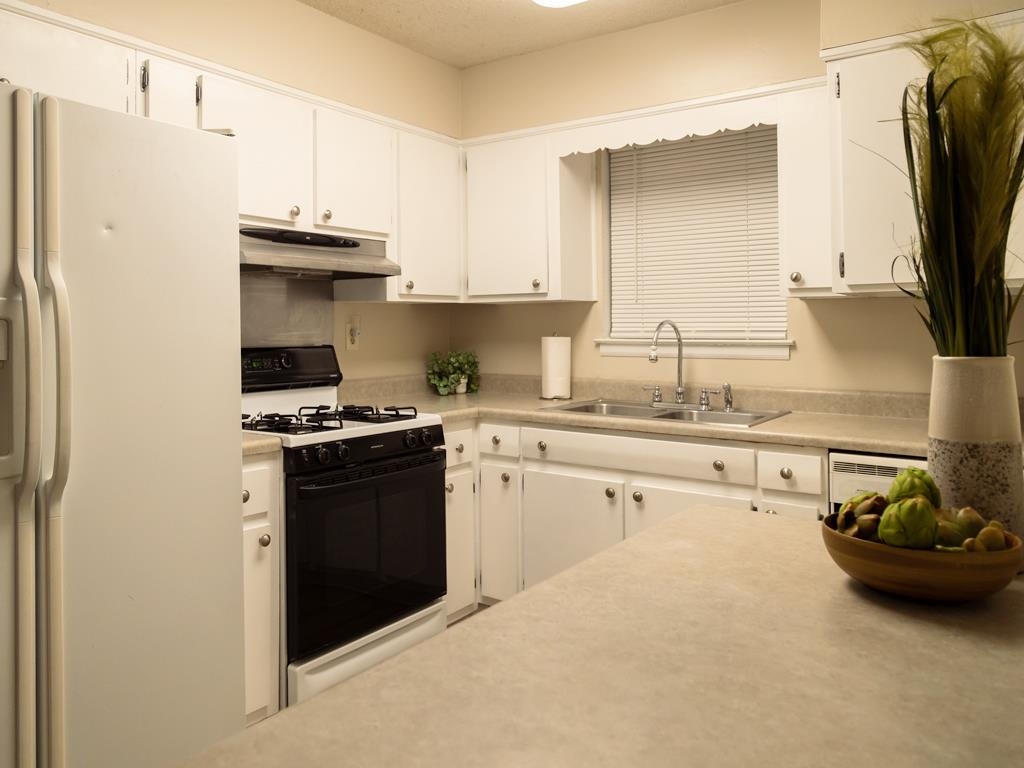 3084 Danville Road Memphis, TN 38118 - Photo 8 of 19 Kitchen View 1