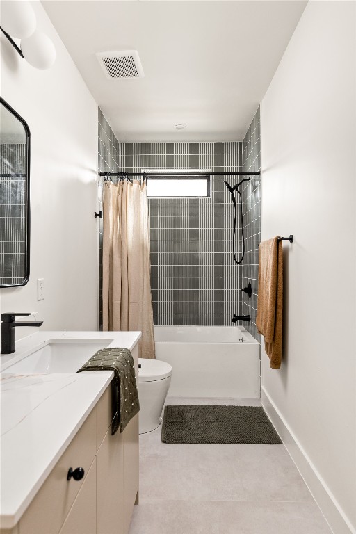 4416 South 1st Street, Unit 2 Austin, TX 78745 - Photo 27 of 40 Full bath featuring vanity and shower / tub combo with curtain