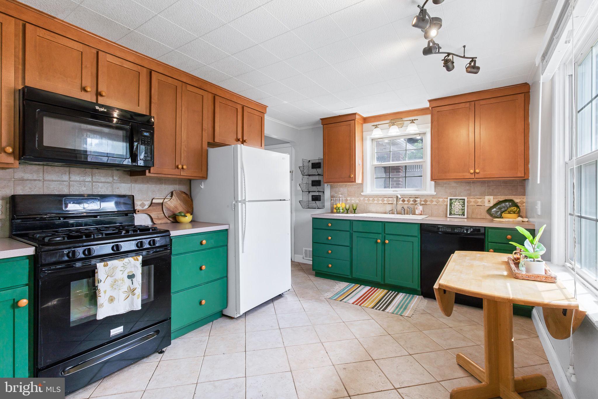605 Rathton Road York, PA 17403 - Photo 8 of 39 Gallery Image 8