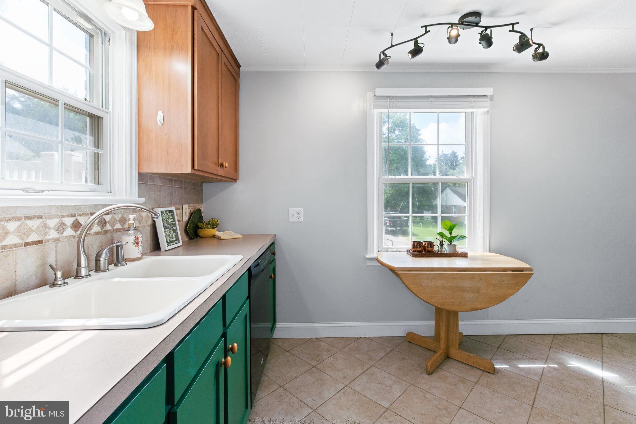 605 Rathton Road York, PA 17403 - Photo 10 of 39 Gallery Image 10