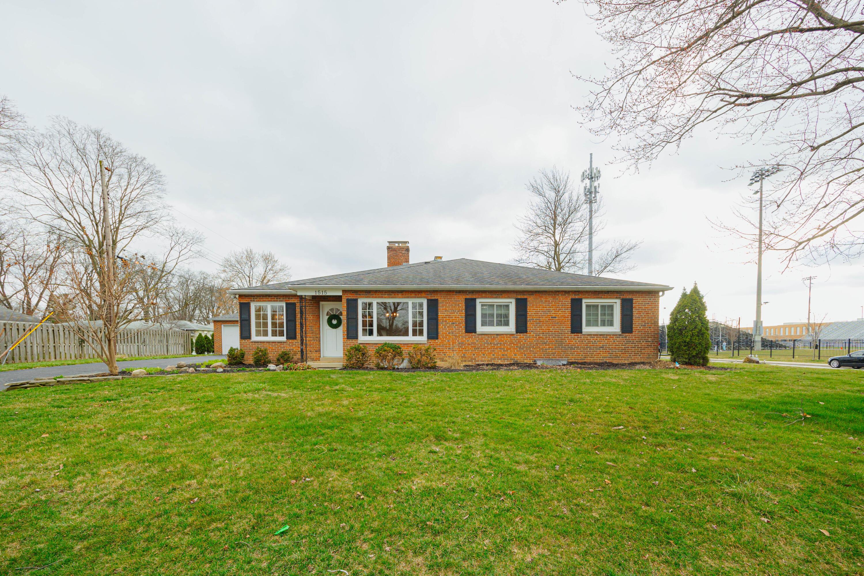 1515 Zollinger Road Columbus, OH 43221 - Photo 35 of 40 Front