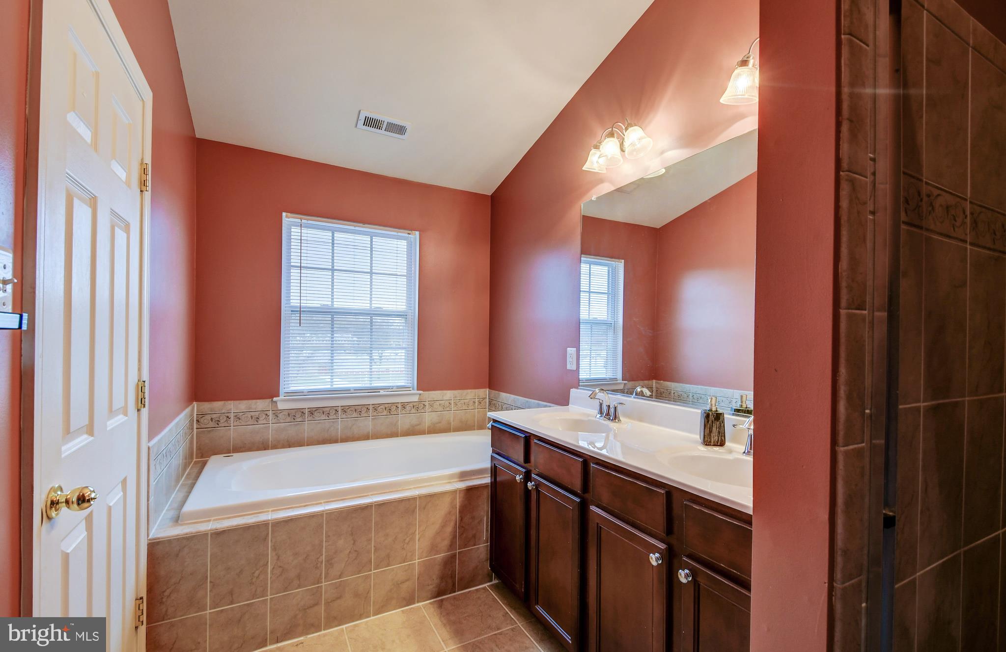 807 Middle River Road Baltimore, MD 21220 - Photo 14 of 27
