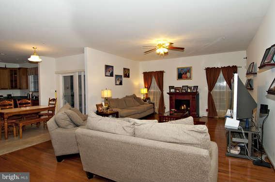 9828 Farm Pond Road Laurel, MD 20708 - Photo 11 of 30 Family Room