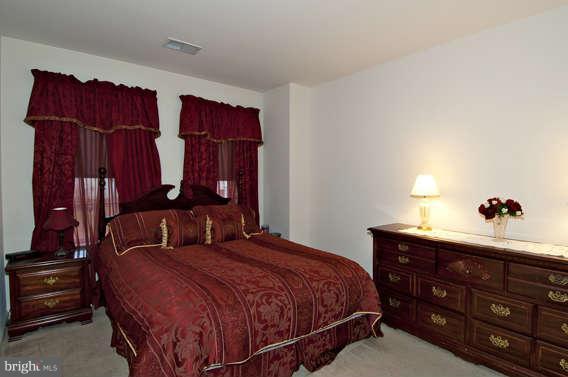 9828 Farm Pond Road Laurel, MD 20708 - Photo 19 of 30 Bedroom