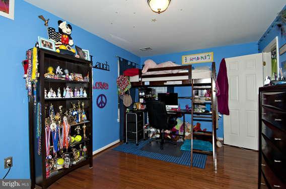 9828 Farm Pond Road Laurel, MD 20708 - Photo 21 of 30 Bedroom
