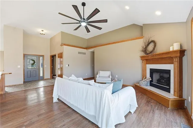 $324,900 | 1403 Redbud Avenue, Pleasant Hill, MO 64080