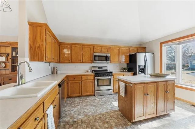 $324,900 | 1403 Redbud Avenue, Pleasant Hill, MO 64080