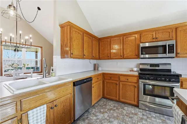 $324,900 | 1403 Redbud Avenue, Pleasant Hill, MO 64080