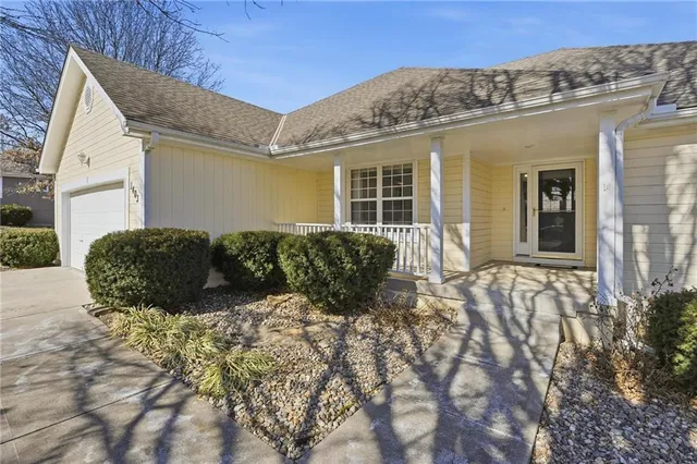 $324,900 | 1403 Redbud Avenue, Pleasant Hill, MO 64080
