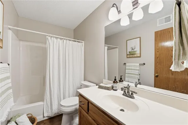 $324,900 | 1403 Redbud Avenue, Pleasant Hill, MO 64080